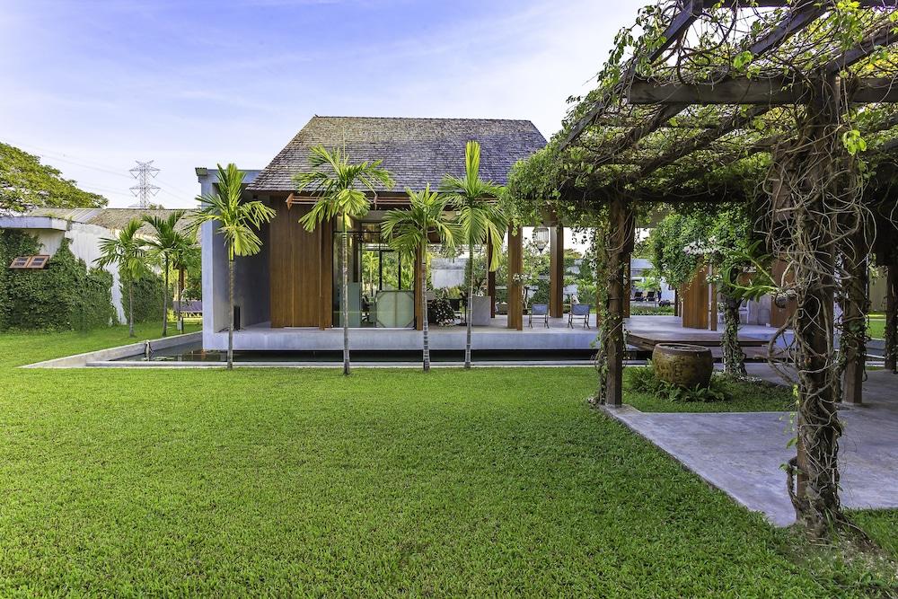 Into The Forest Resort Bangkok Exterior photo