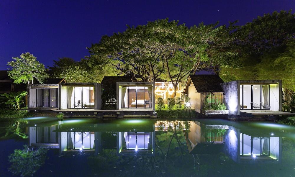 Into The Forest Resort Bangkok Exterior photo
