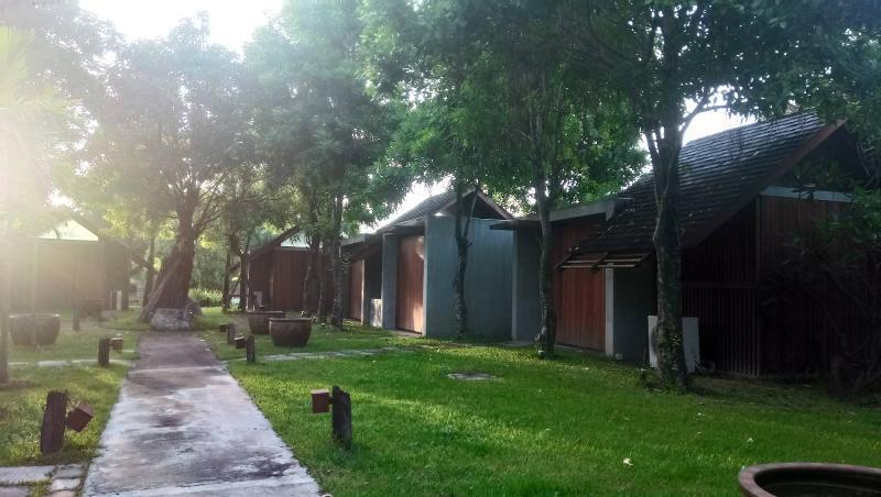 Into The Forest Resort Bangkok Exterior photo