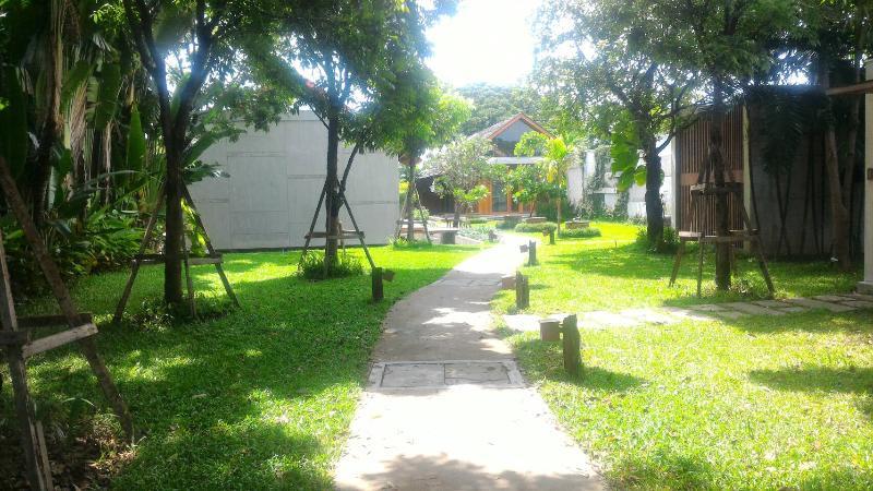 Into The Forest Resort Bangkok Exterior photo