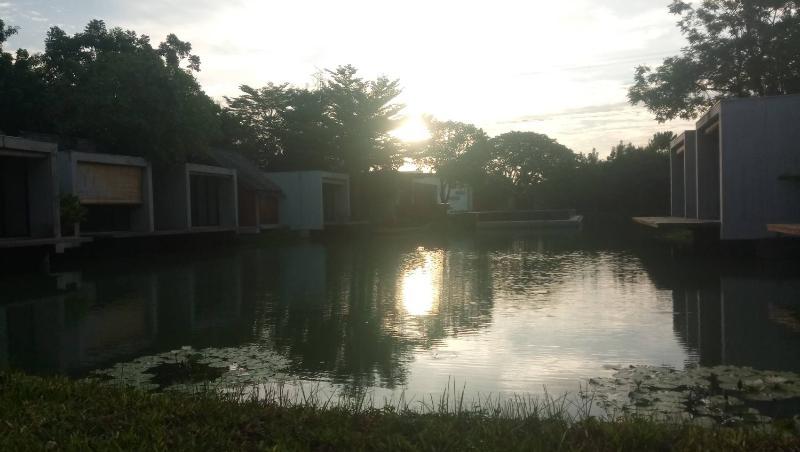 Into The Forest Resort Bangkok Exterior photo